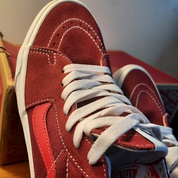 VANS Sk8-mid suede skateboarding shoes, gorgeous deep red w/white, New in box - Picture 6 of 10